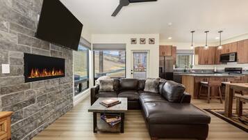 Townhouse, 3 kamar tidur | Area keluarga | Smart TV