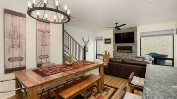 Townhome, 3 Bedrooms | Interior