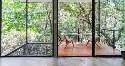 Studio in Santa Teresa, a unique experience of floating in the jungle.