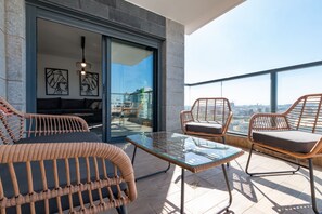 Balcony - Luxury APT 3 BR New Tower Parking (Or Yehuda)