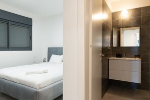 3 chambres, fer et planche à repasser, lits bébé (gratuits)