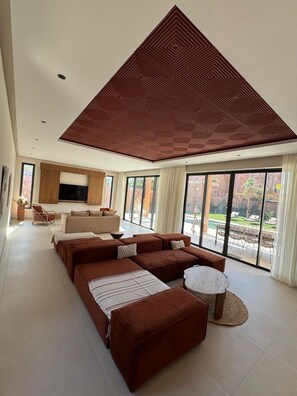 Smart TV, books, music library, stereo - Villa Contemporaine au Cœur de Marrakech Avec Piscine Chauffée (Marrakech)