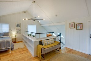 Interior - Cozy 'green Mountain Chalet' in Putney Town (Putney)