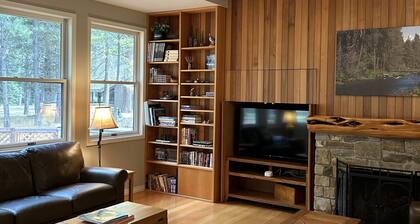 Big, Beautiful Golf Home, sleeps 14, situated on the golf course