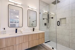 Bathroom - Capitol View 3 Penthouse with Rooftop (Washington)
