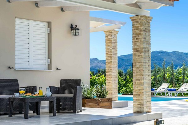 Terrace/patio - Villa Vigneto - Two Bedroom Villa, Sleeps 5 (Ionian Islands)