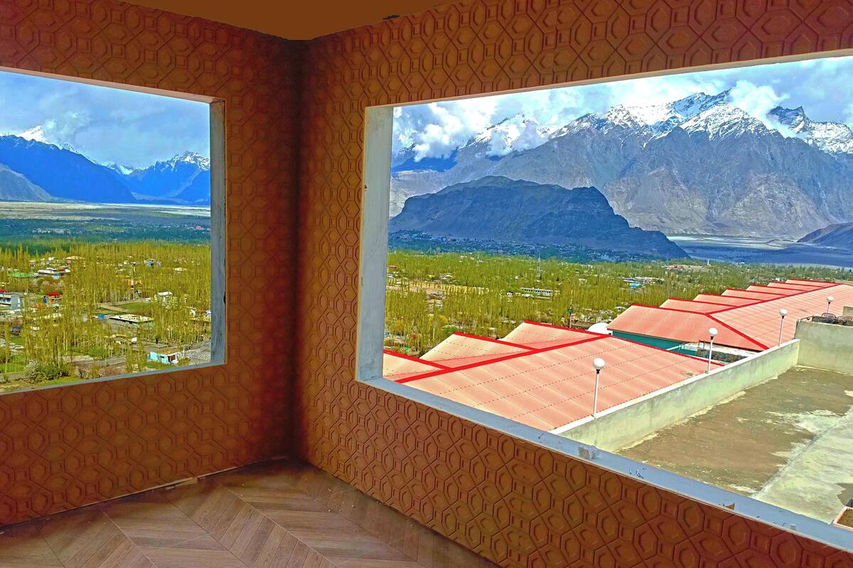 Luxury-Suite, 2 Schlafzimmer, Bergblick | Hochwertige Bettwaren, Schreibtisch, kostenloses WLAN, Bettwäsche