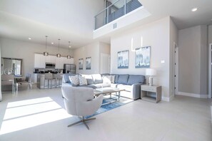 TV - Stylish 5BR Villa • Pool Table • Near Disney Parks (Four Corners)