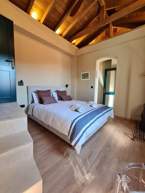 4 bedrooms, WiFi, bed sheets