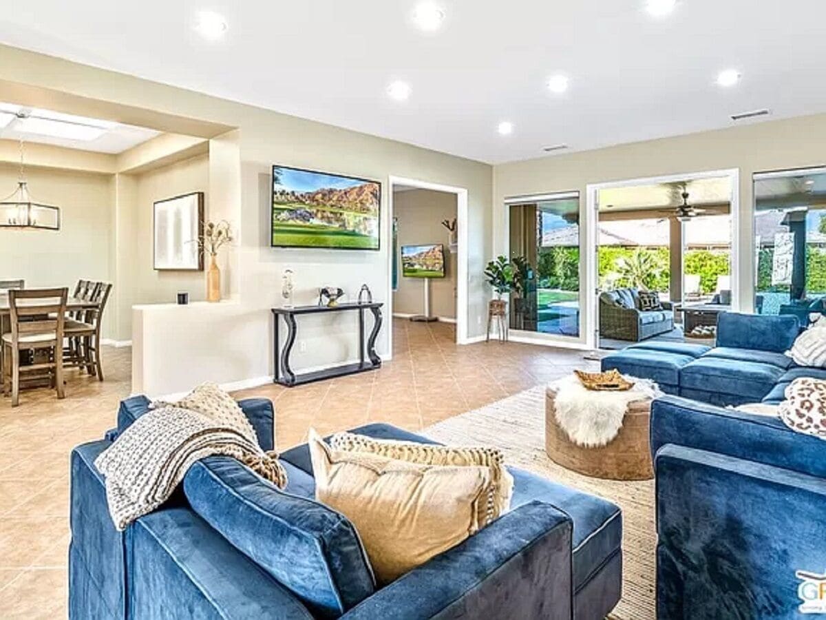 NEW TO MARKET - Amazing Monthly rental