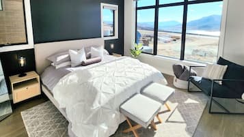 3 bedrooms, desk, travel crib, free WiFi