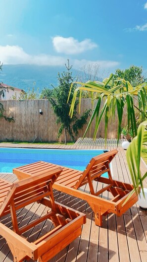 3 outdoor pools