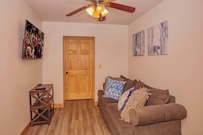 Smart TV, fireplace, video games, ping pong - Splashing at the Bluff | Private Indoor Pool, Mountain Views, Arcade! Sleeps 22 (Sevier County)