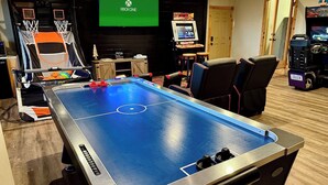 Games room - Splashing at the Bluff | Private Indoor Pool, Mountain Views, Arcade! Sleeps 22 (Sevier County)