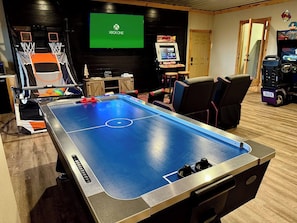 Games room - Splashing at the Bluff | Private Indoor Pool, Mountain Views, Arcade! Sleeps 22 (Sevier County)
