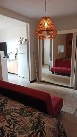 1 chambre, fer et planche Ă repasser, Wi-Fi gratuit, draps fournis