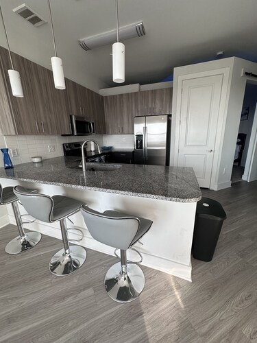 Cozy 2 Bedroom 2 Bath - 10 Minutes From Lenox Square Mall