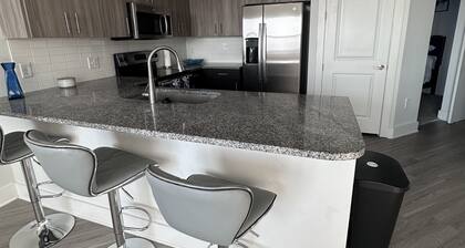 Cozy 2 Bedroom 2 Bath - 10 Minutes From Lenox Square Mall