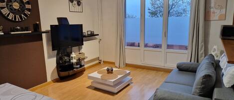 Smart TV, books
