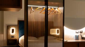 Camera Deluxe, 1 letto king, piano elevato | Lenzuola Frette, biancheria da letto di alta qualità