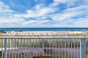 On the beach - Ground floor oceanfront! 2024 Under new Management! (Panama City Beach)