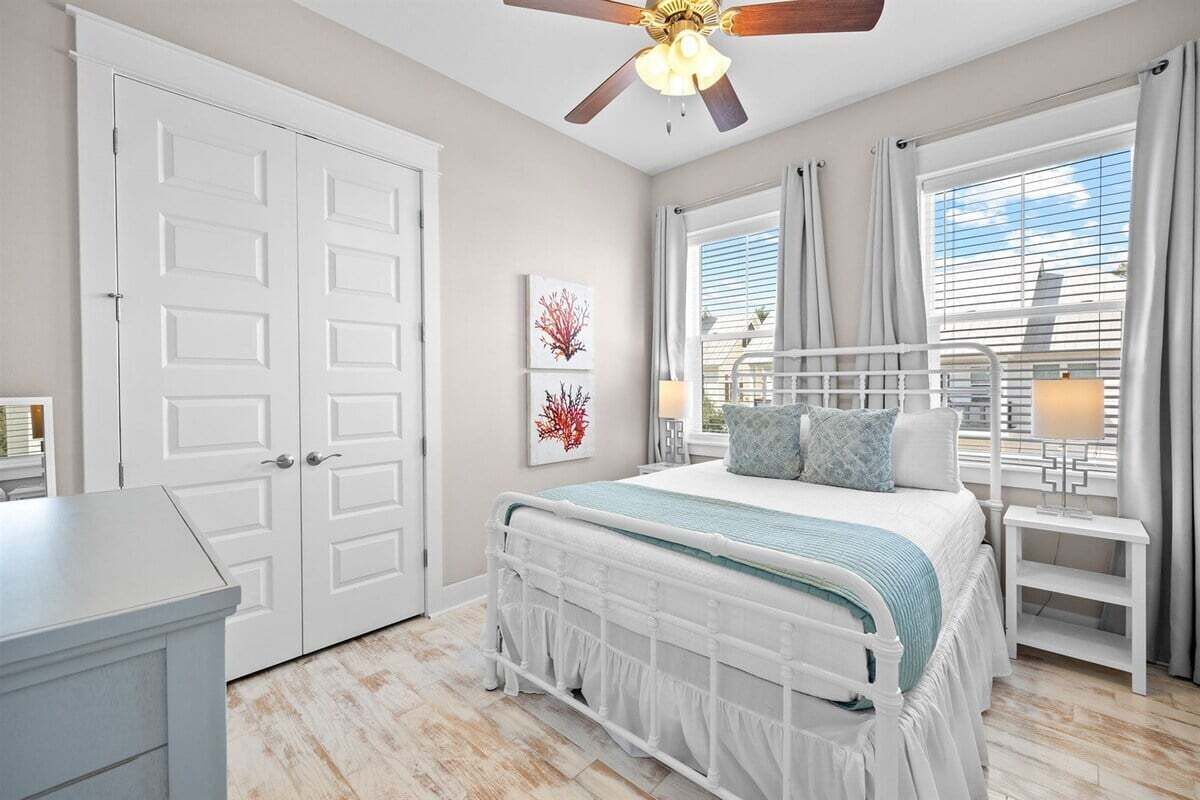 3 bedrooms, desk, iron/ironing board, free WiFi