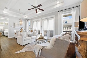 Een smart-tv en een kantoor