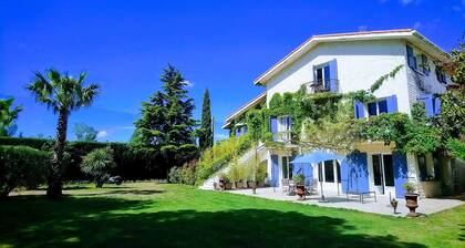 Grand gĂźte Plein Sud 130mÂČ avec piscine proche des plages bustram de Montpellier