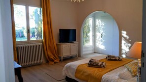 3 soverom, strykejern/-brett, reiseseng for barn og wi-fi