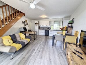 TV, computer monitors, printers - Duplex Avec 2 Chambres à 3 Minutes de la mer et du Centre Ville (Saint-Pierre)