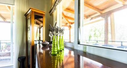 Astali Villa: Cozy Elegant Villa with Pool. 5-minute walk to the beach!