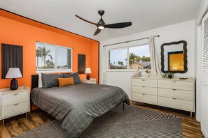 3 bedrooms, iron/ironing board, travel crib, free WiFi - Canal Waterfront Oasis• Solar Heated Pool & Pet Friendly (Cape Coral)