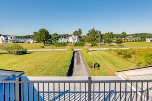 Property grounds - 3BR Home w/ Pool & Fireplace – Ideal for Families, Professionals, Extended Stays (Lottsburg)