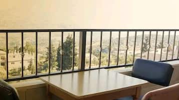 Family Suite | In-room dining
