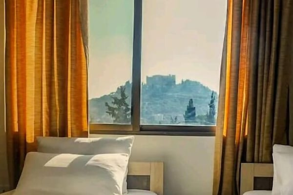 Habitación Deluxe con 1 cama doble o 2 individuales, 1 habitación, vistas a la montaña | 2 dormitorios, sistema de insonorización, ropa de cama