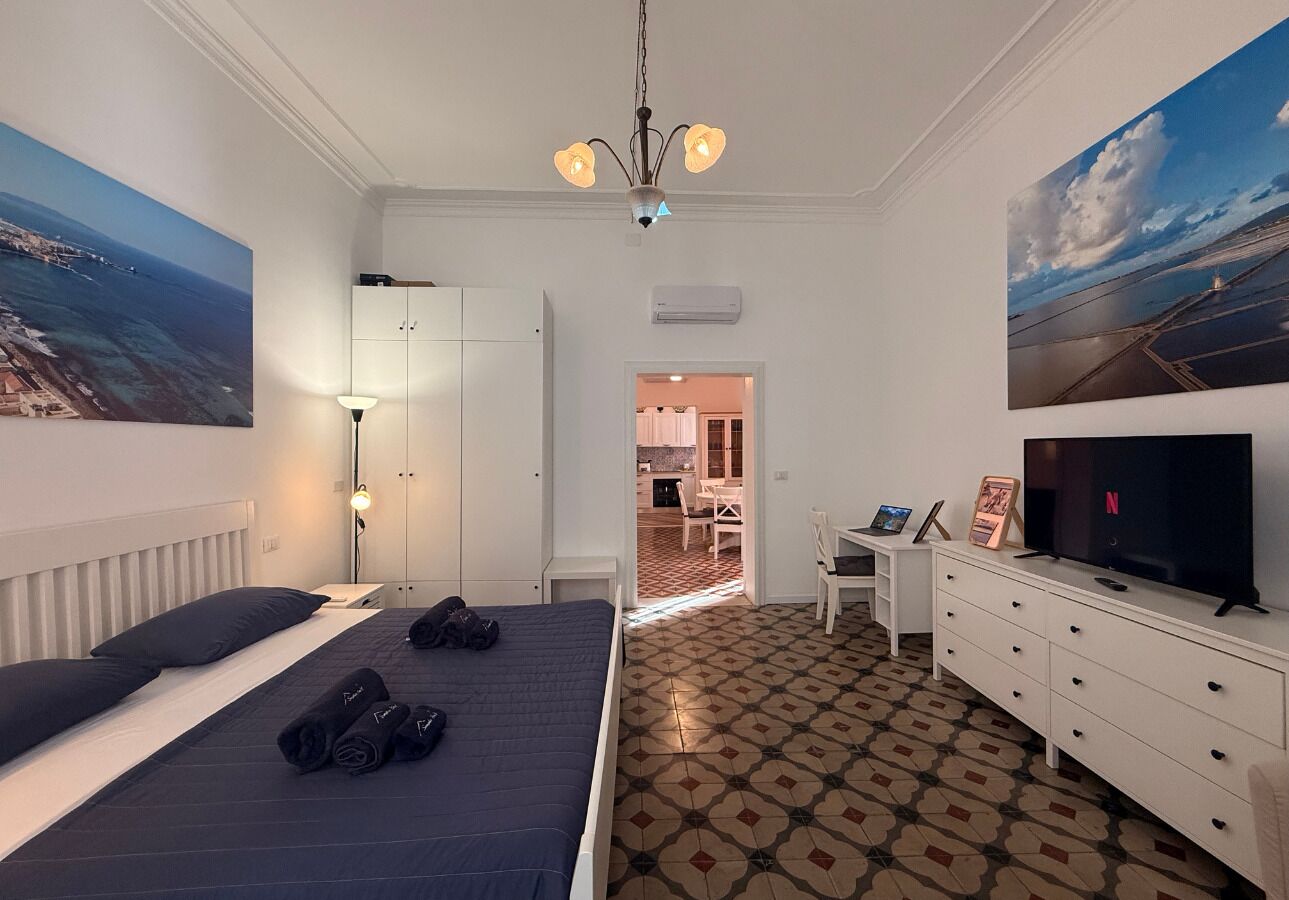 2 bedrooms, desk, iron/ironing board, free WiFi