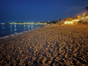 Beach nearby, beach towels - Galliano 51. Holiday in Style – City Center (Soverato)