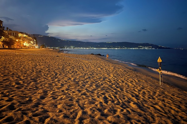 Beach nearby, beach towels