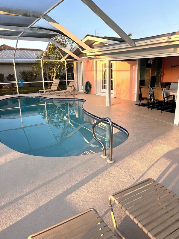 Outdoor pool, a heated pool