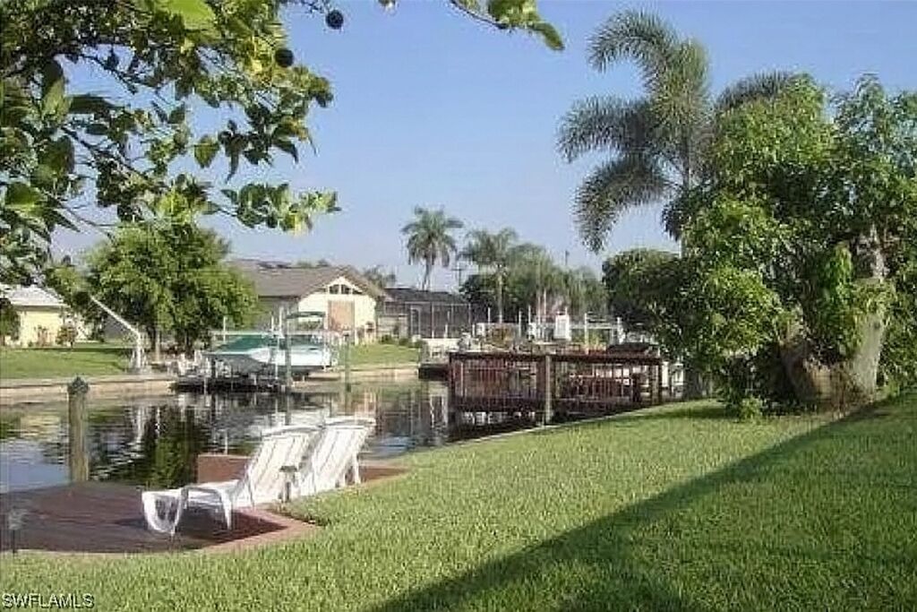 TOP RATED NEW REMODEL! 4BR Gulf access cottage w/pool, dock – Yacht Club Area