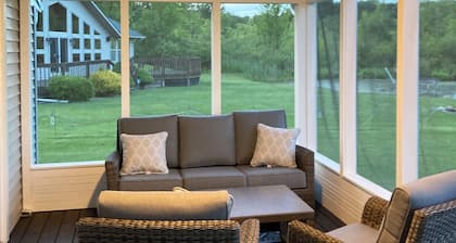 Lake front cottage on all sports Bear Lake in Hillsdale, Michigan