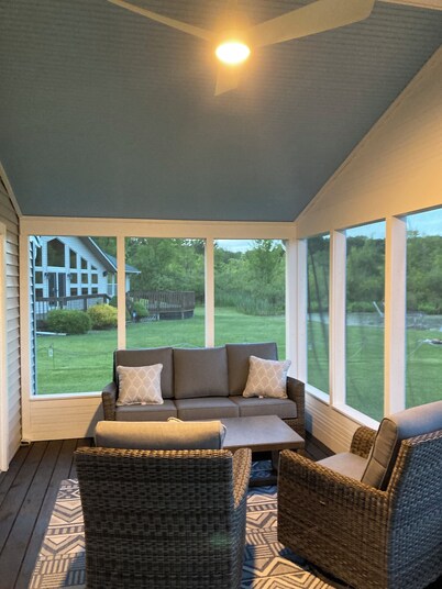 Lake front cottage on all sports Bear Lake in Hillsdale, Michigan