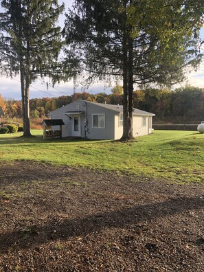 Exterior - Lake front cottage on all sports Bear Lake in Hillsdale, Michigan (Hillsdale)