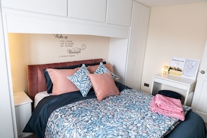 3 habitaciones, tabla de planchar con plancha y wifi gratis