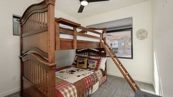 3 habitaciones, tabla de planchar con plancha y wifi gratis
