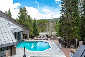 Piscine extérieure, piscine chauffée