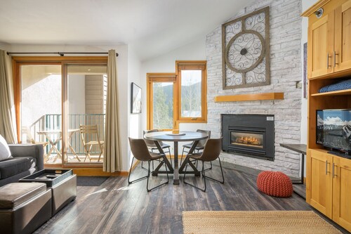 Ski-in Ski-out Iron Horse Studio Condo C