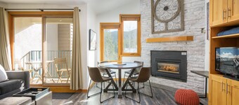 Ski-in Ski-out Iron Horse Studio Condo C