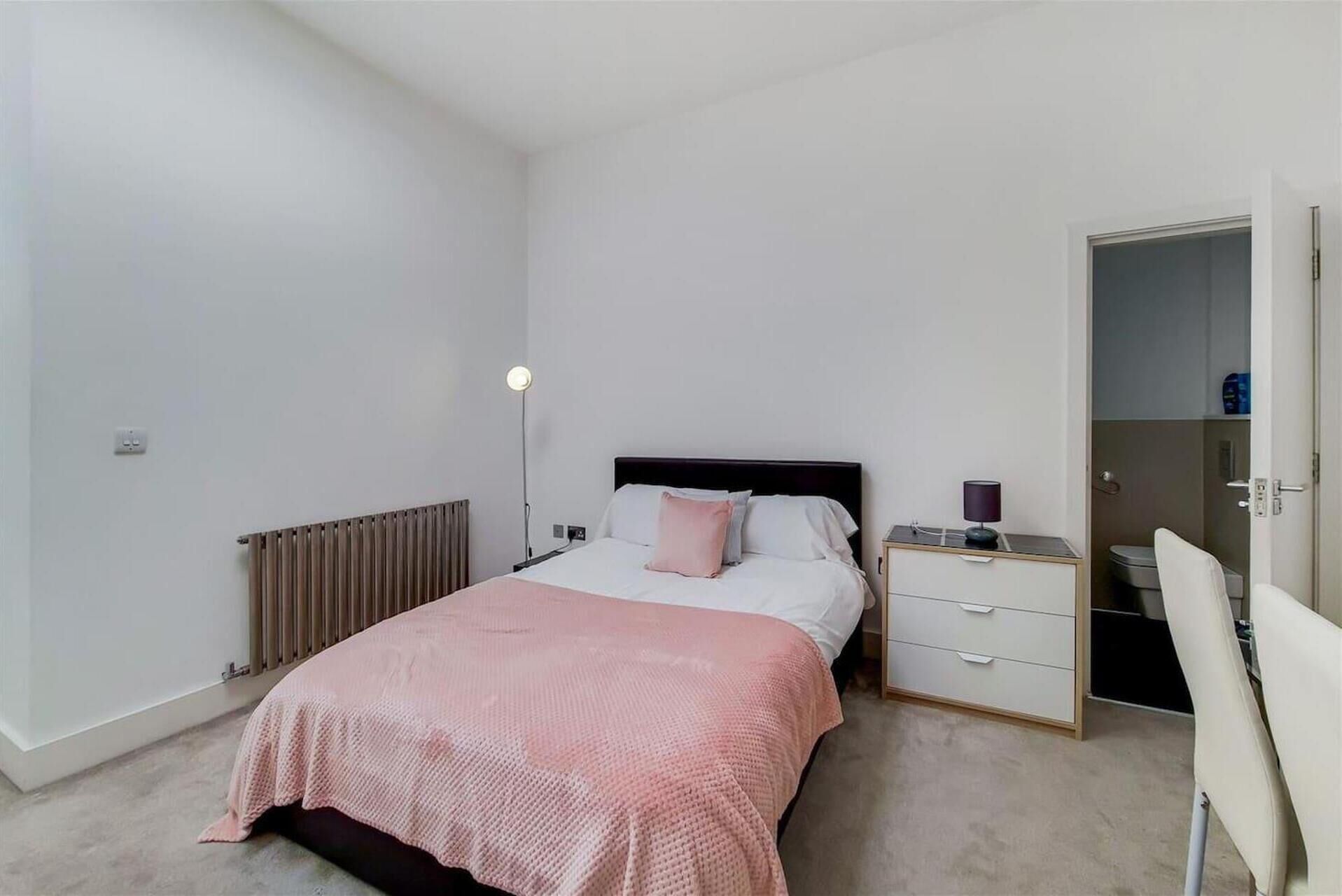 Apartment | 4 bedrooms, iron/ironing board, free WiFi, bed sheets