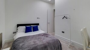 Ảnh chưa phân loại, 2 trong số 12 ảnh, nút